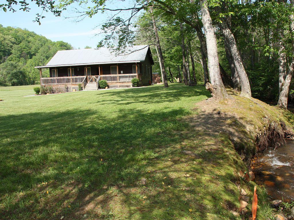 Villa Climbing Bear Creekside Cabin Whittier Exterior foto